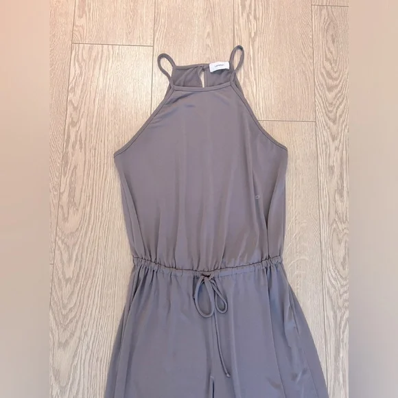 Lanston - Halter jumpsuit Size M - nutmeg from Revolve - Picture 3 of 8